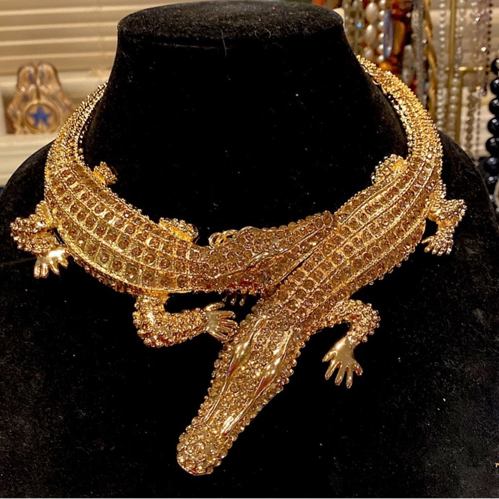 Gold Tone Alligator Choker Necklace With Rhinestones  NWOB